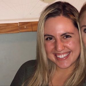 Meet your Posher, Alexandra